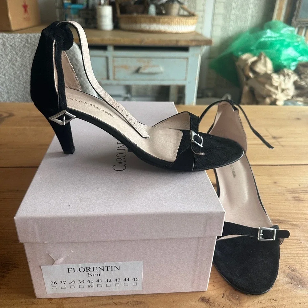 Chic Black Heels suede‎ with ankle strap size 9